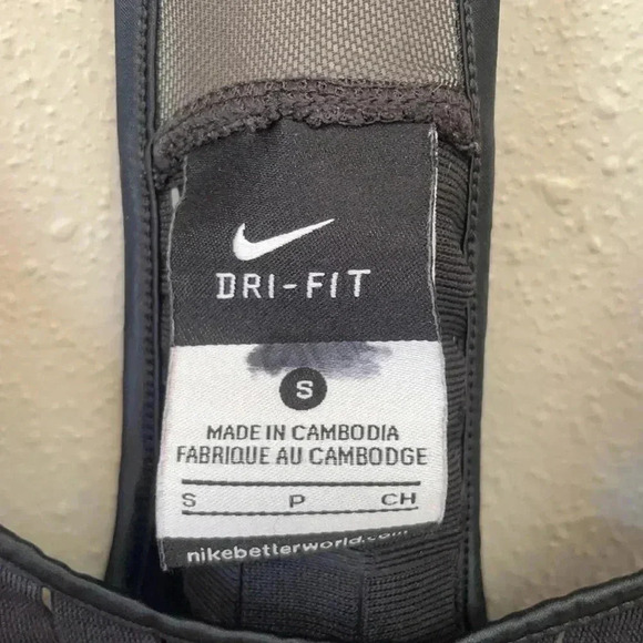 NIKE Women’s Tank Top - Picture 4 of 8